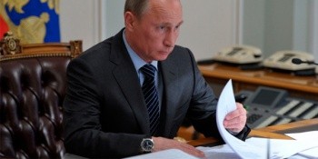 Путин утвердил повышение пенсионного возраста для чиновников
