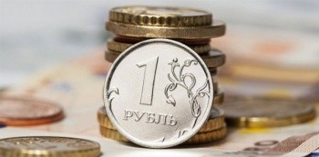 Медведев считает эффективными меры по стабилизации курса рубля